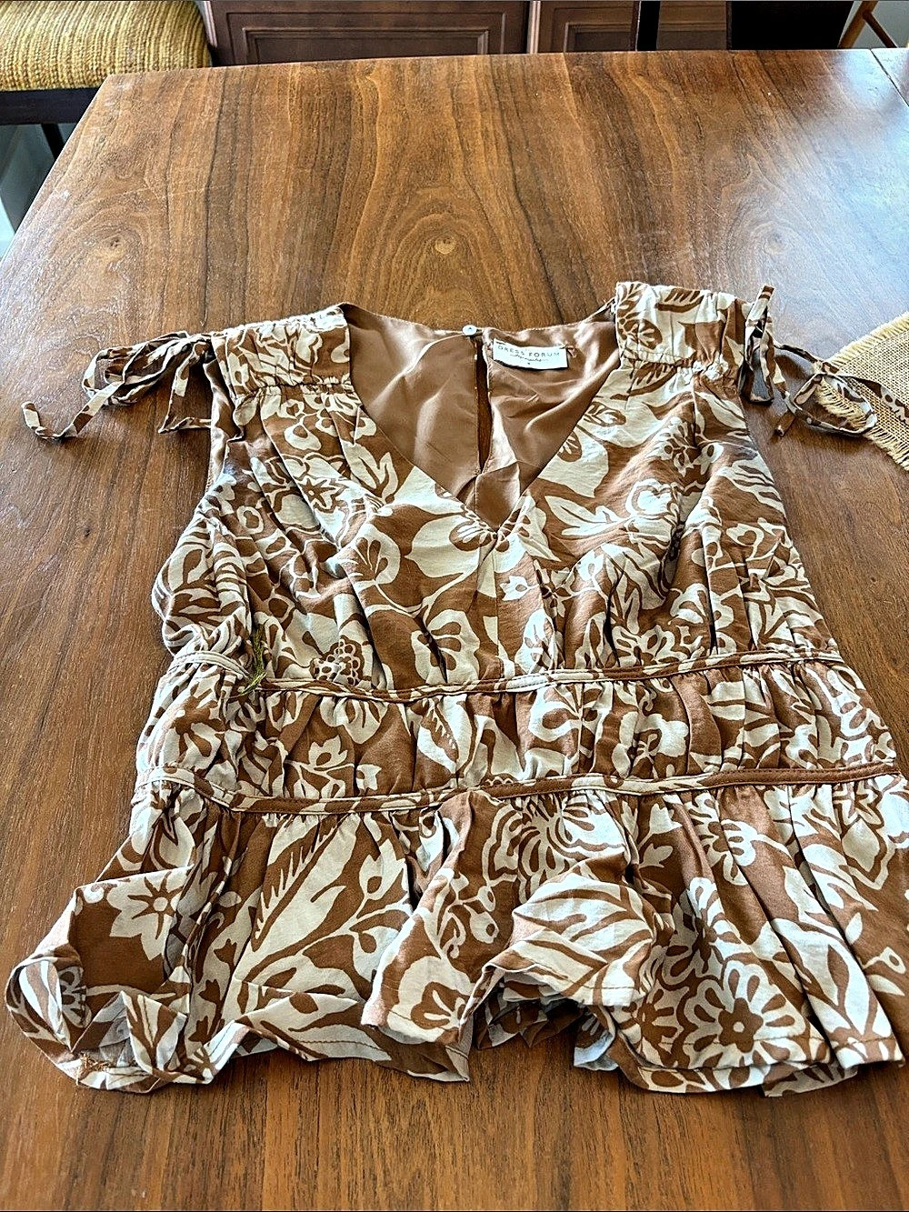 Dress Forum Floral Top in Brown & Cream Size Small Like New